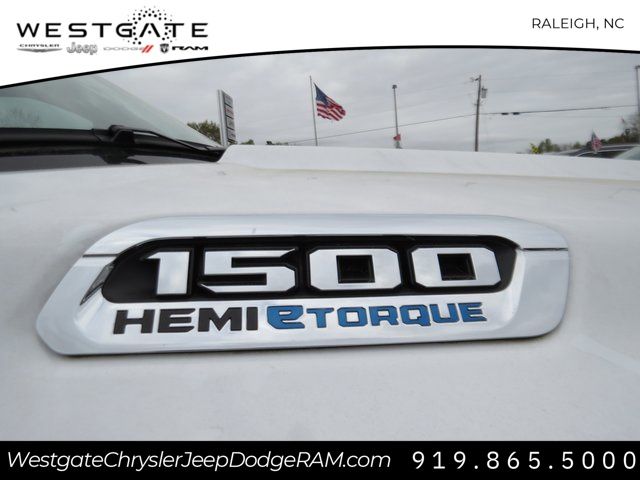 Vehicle image 10 of 29