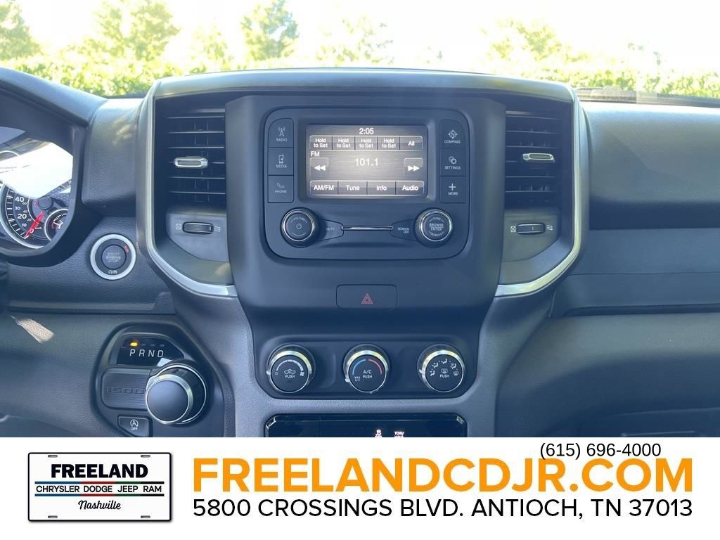 Vehicle image 20 of 23