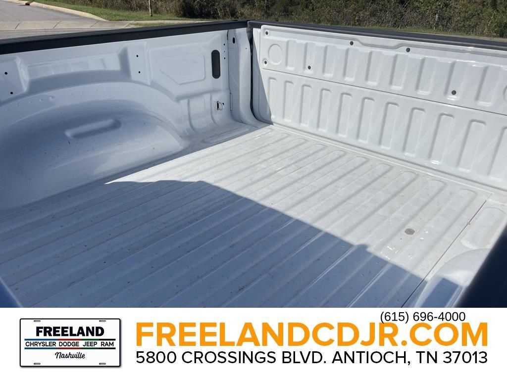 Vehicle image 7 of 23