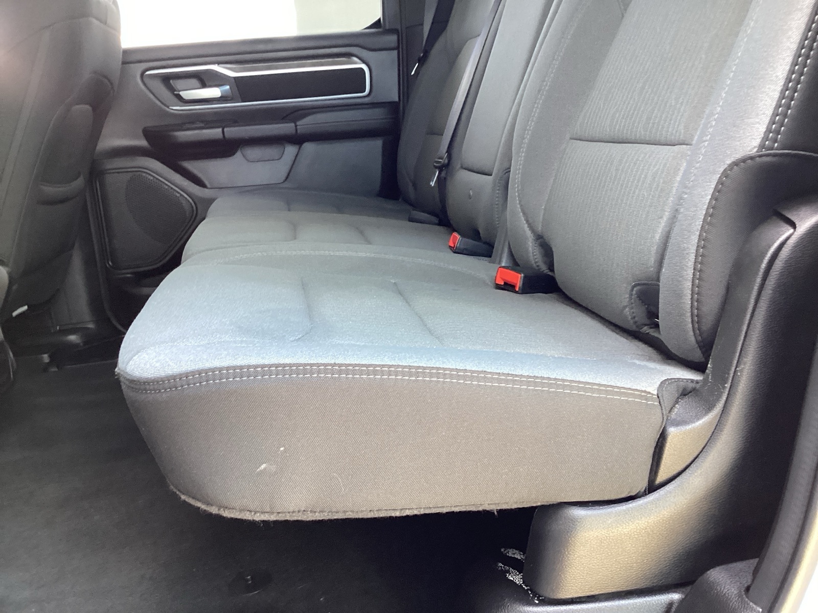Vehicle image 14 of 33