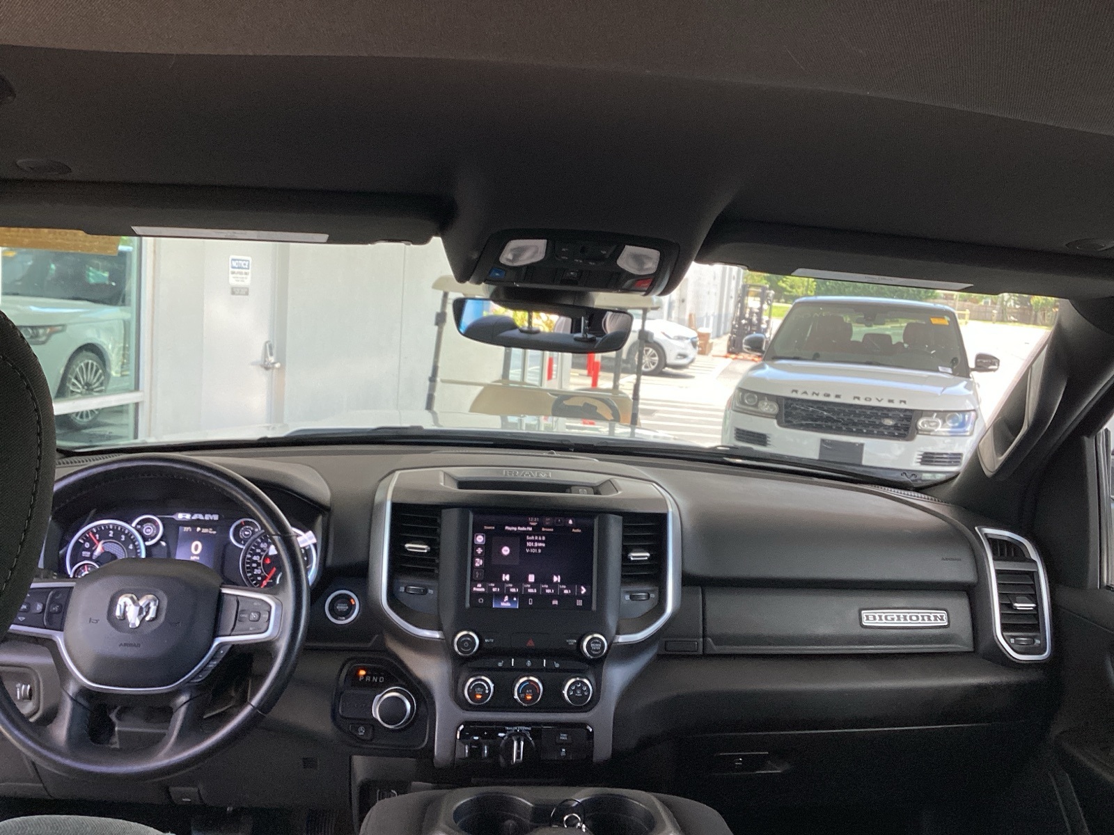 Vehicle image 22 of 33