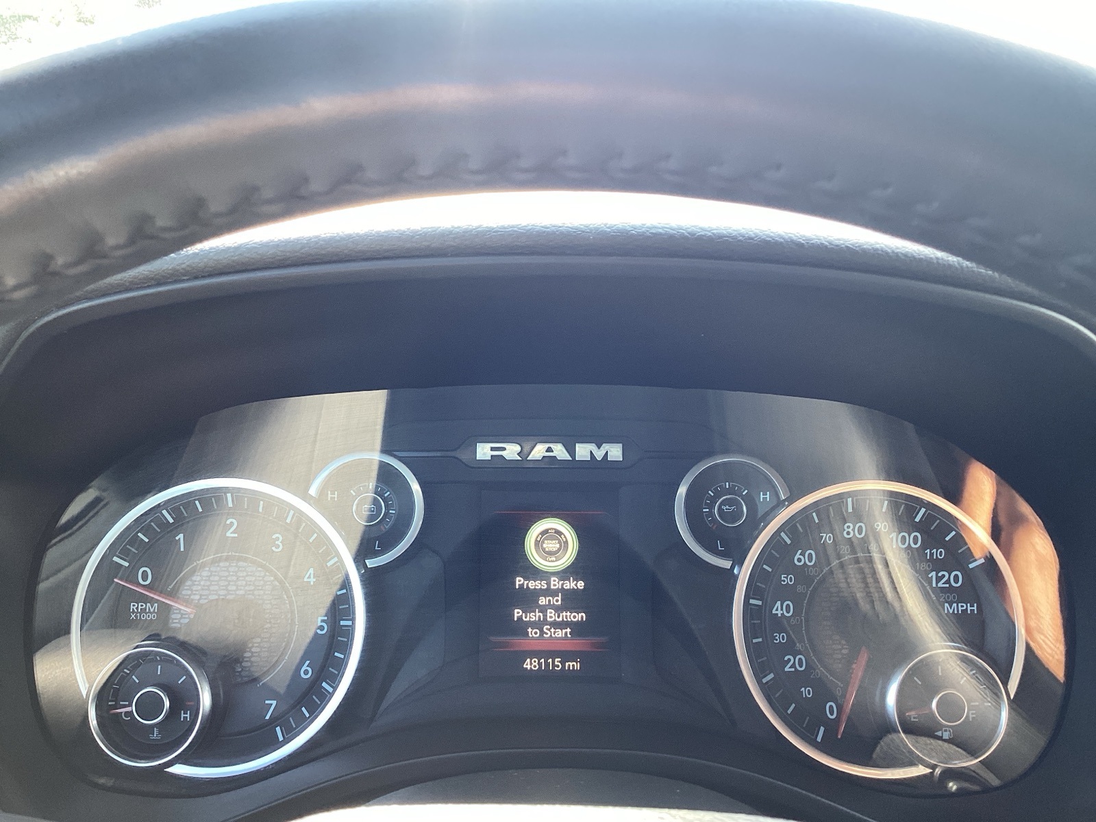 Vehicle image 25 of 33