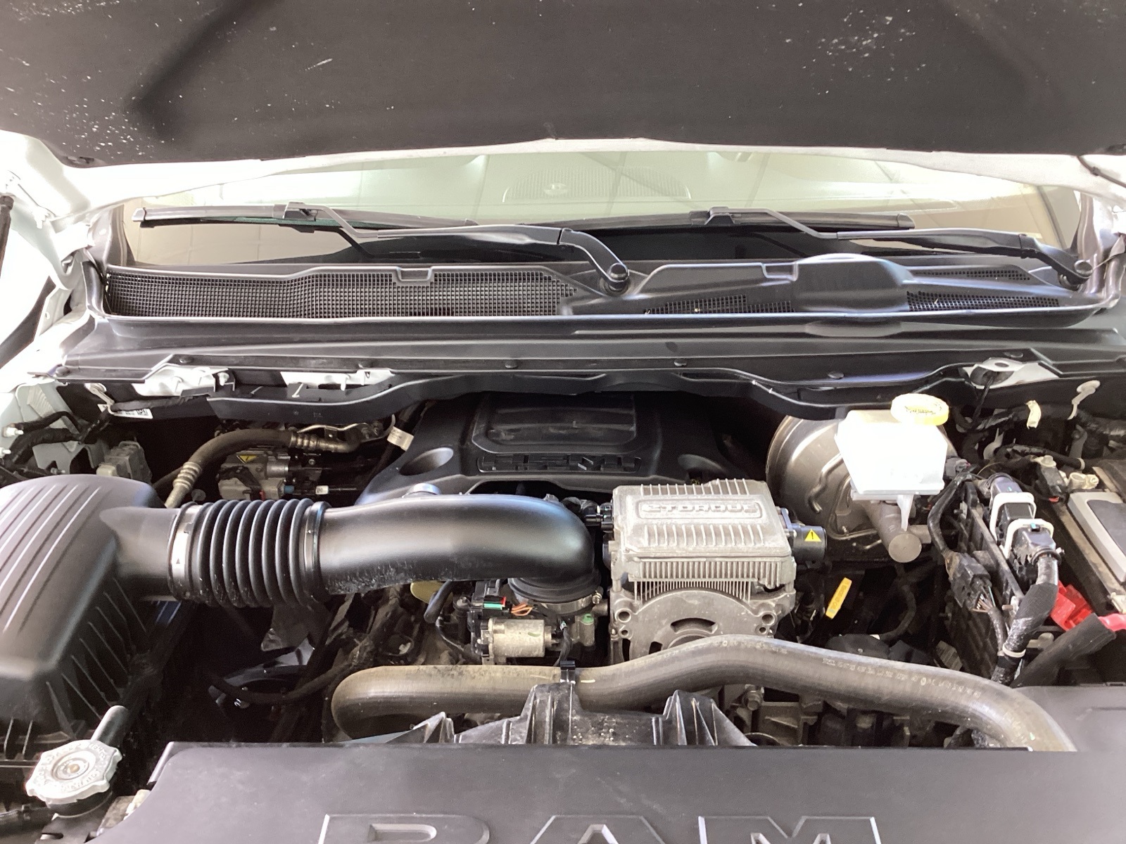 Vehicle image 8 of 33