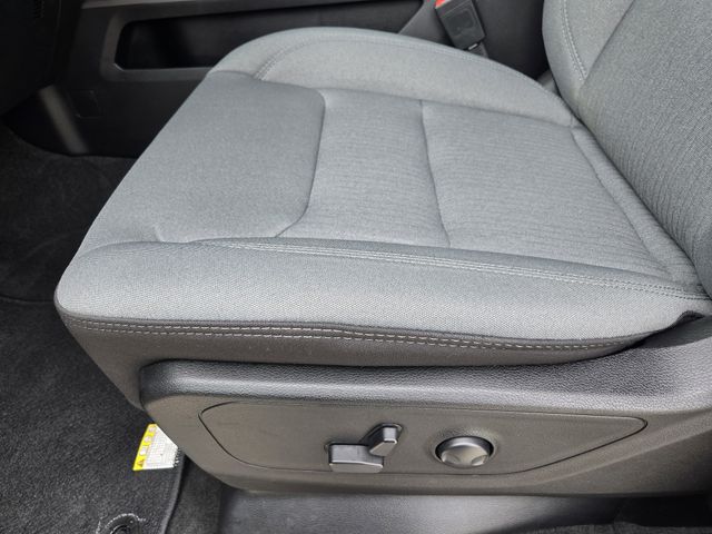 Vehicle image 29 of 34
