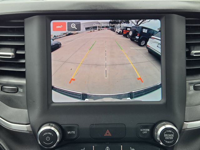 Vehicle image 22 of 34