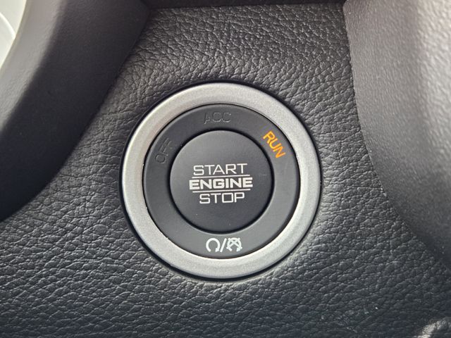Vehicle image 28 of 34