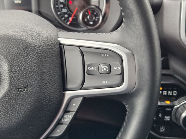 Vehicle image 19 of 34