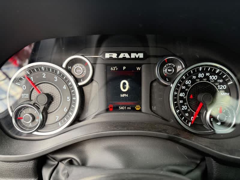 Vehicle image 16 of 24