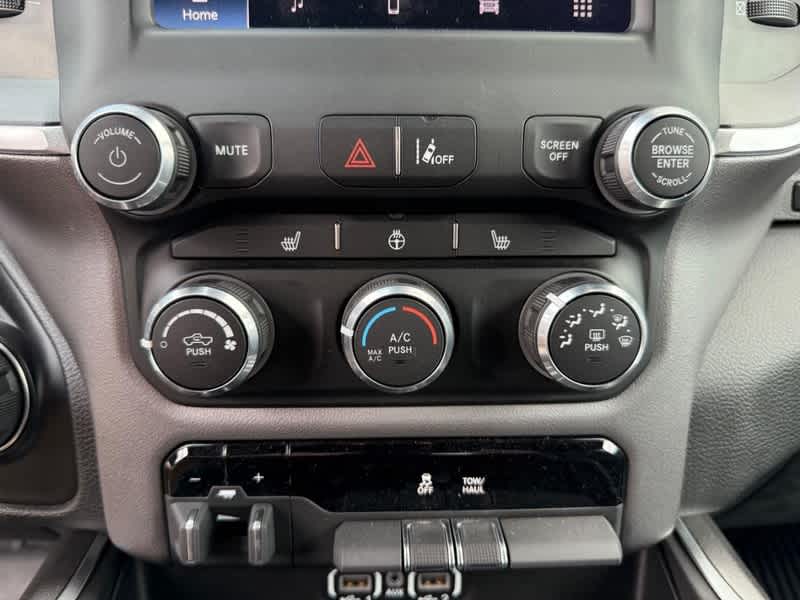 Vehicle image 13 of 24