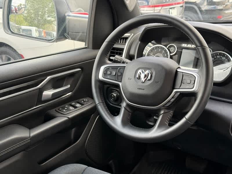 Vehicle image 6 of 24