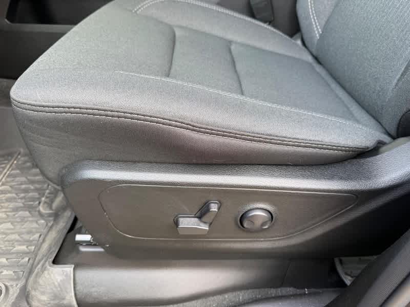 Vehicle image 19 of 24