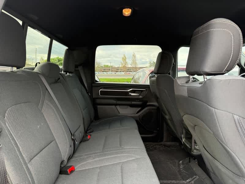 Vehicle image 4 of 24