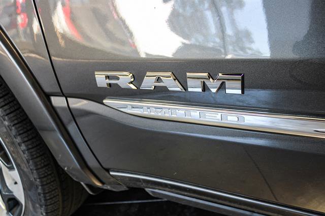 Vehicle image 34 of 60