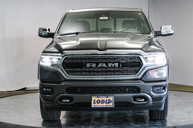 Vehicle image 4 of 60