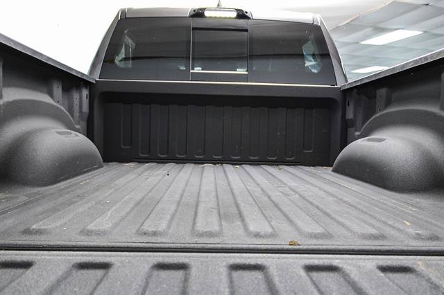 Vehicle image 33 of 60