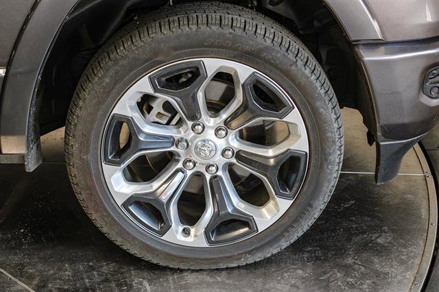 Vehicle image 18 of 60