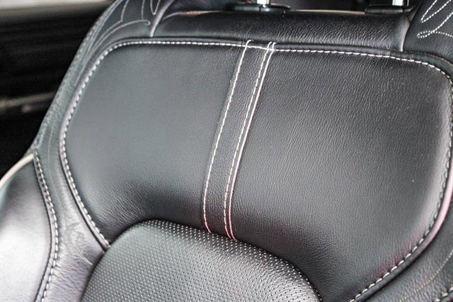 Vehicle image 32 of 60