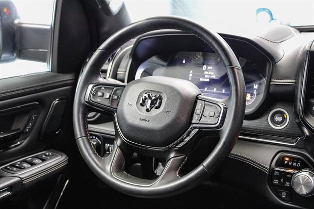Vehicle image 47 of 60