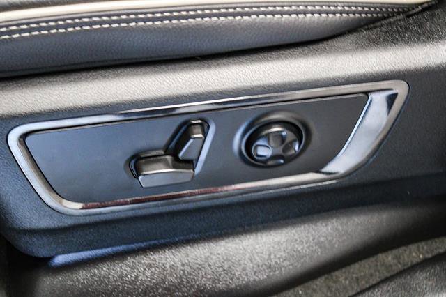 Vehicle image 29 of 60