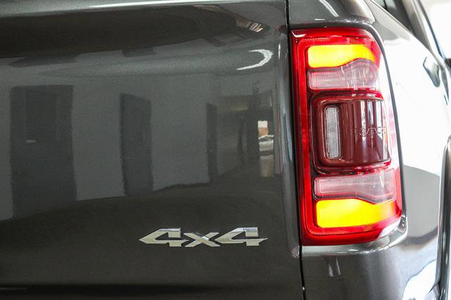 Vehicle image 14 of 60