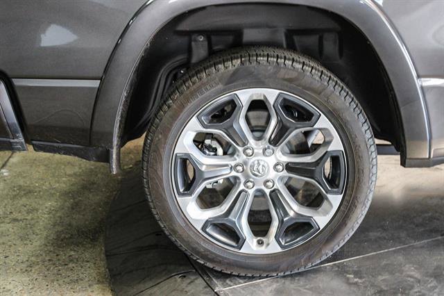 Vehicle image 19 of 60