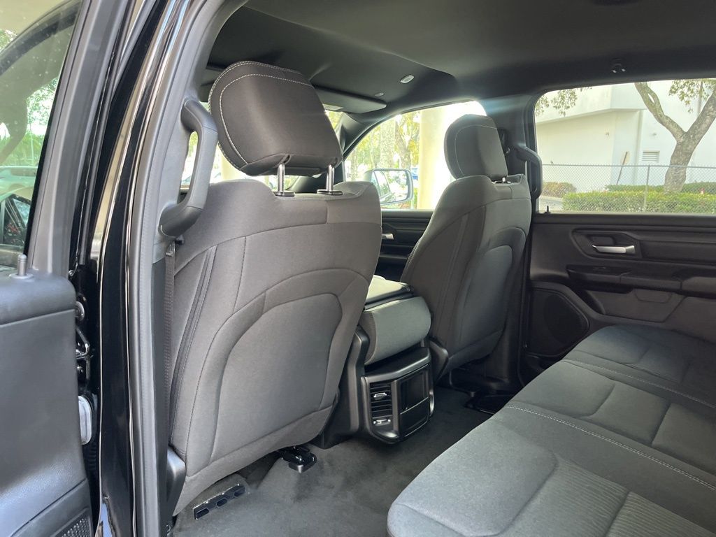 Vehicle image 24 of 34