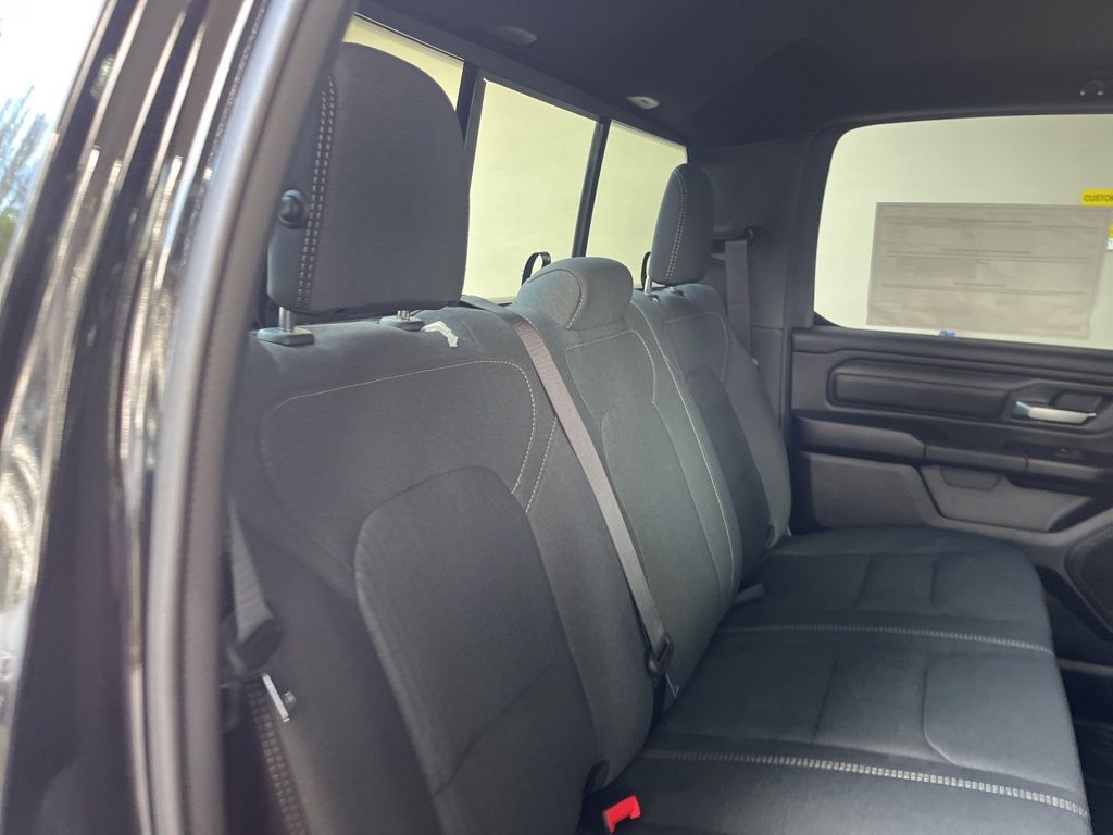 Vehicle image 20 of 34
