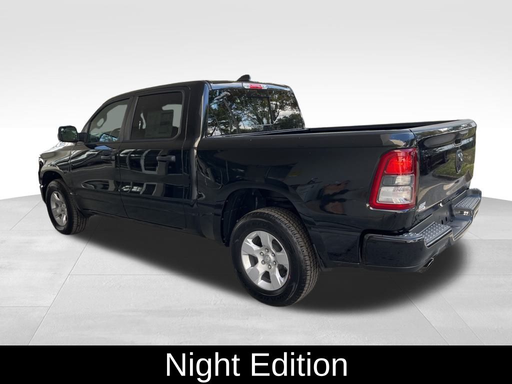 Vehicle image 4 of 34