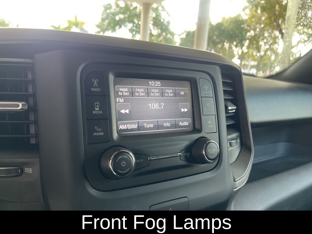 Vehicle image 7 of 34