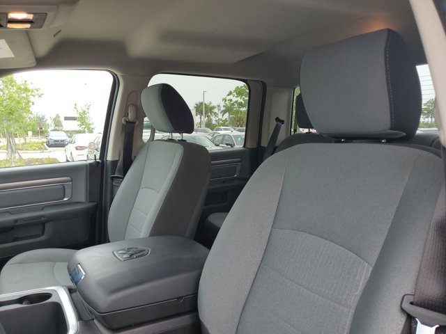 Vehicle image 20 of 31