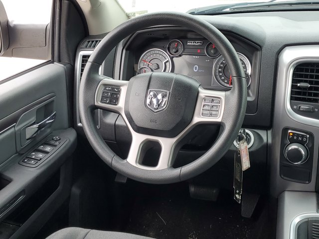 Vehicle image 17 of 31