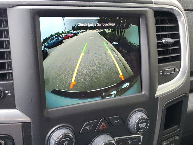 Vehicle image 28 of 31