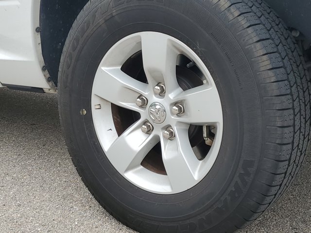 Vehicle image 8 of 31
