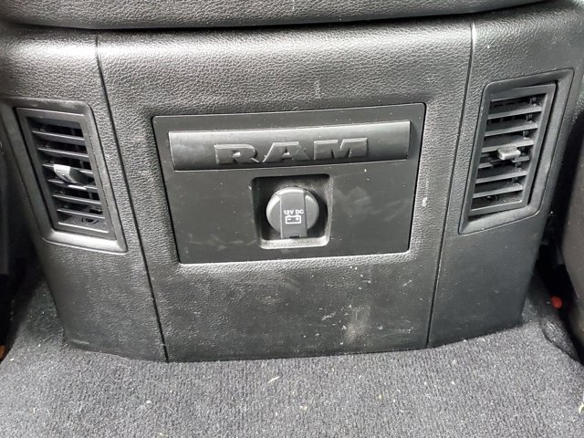 Vehicle image 15 of 31