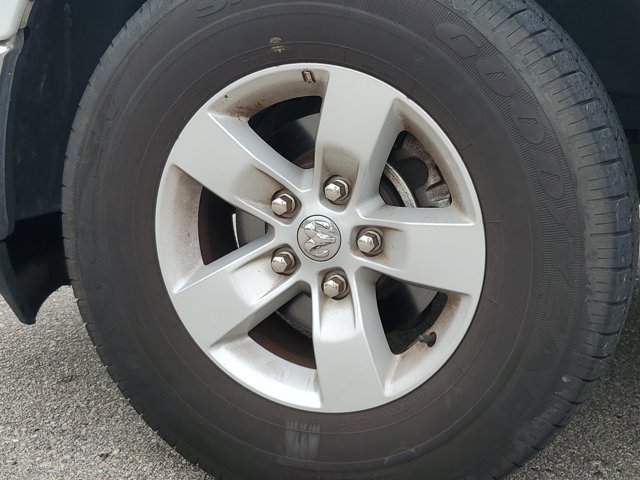 Vehicle image 7 of 31