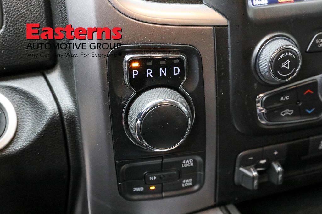Vehicle image 50 of 62