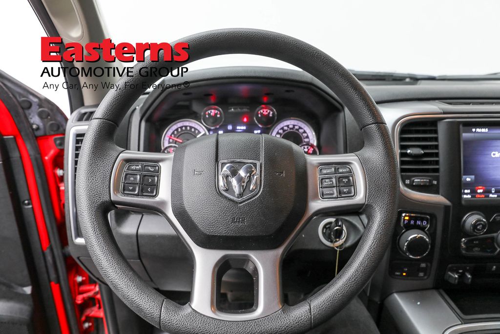 Vehicle image 40 of 62