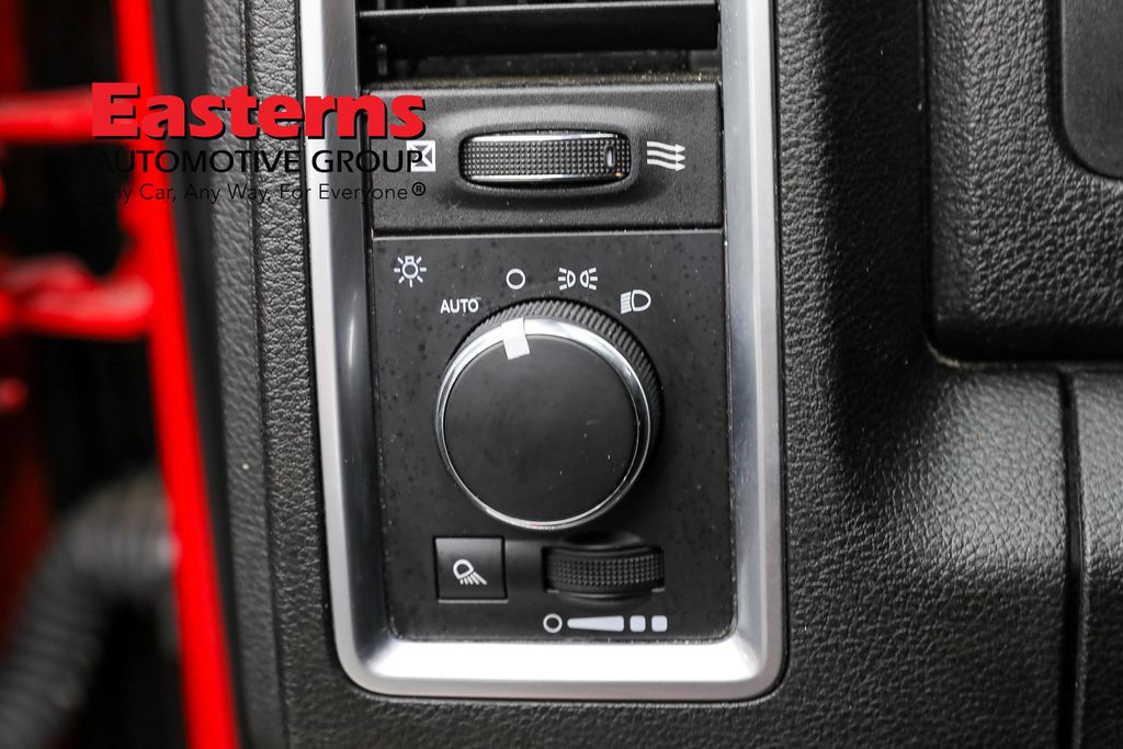 Vehicle image 43 of 62