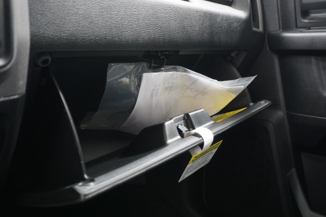 Vehicle image 31 of 33
