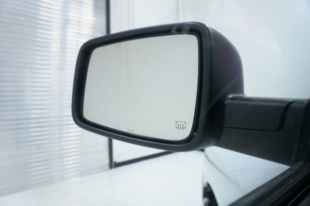 Vehicle image 14 of 33