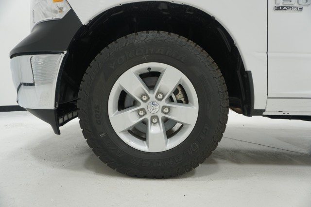 Vehicle image 11 of 33
