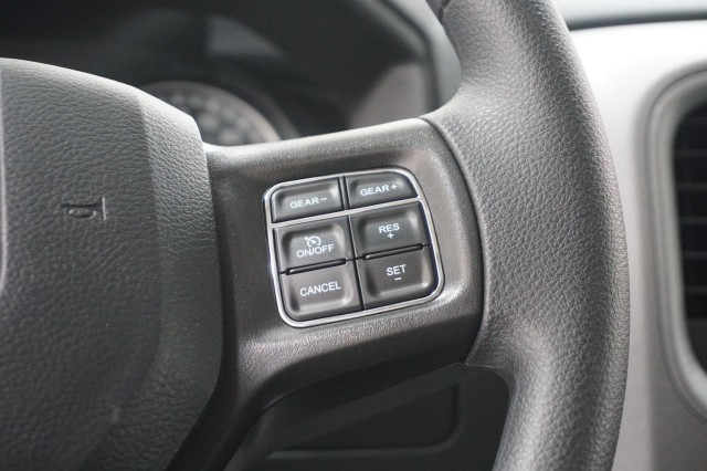 Vehicle image 25 of 33