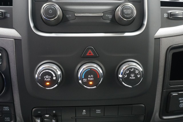 Vehicle image 29 of 33