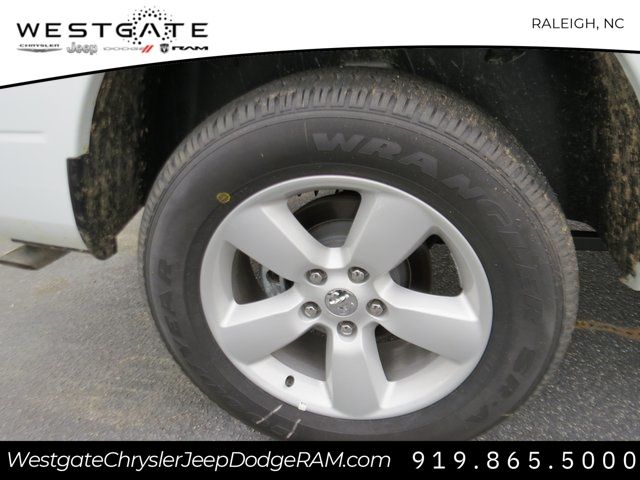 Vehicle image 11 of 30