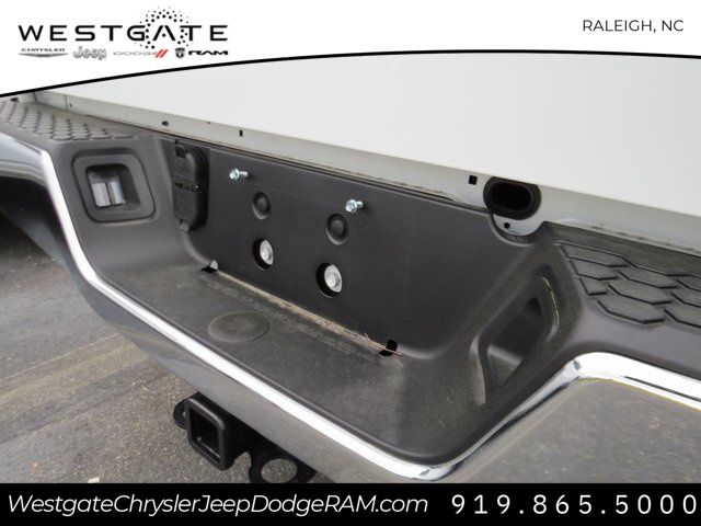 Vehicle image 13 of 30