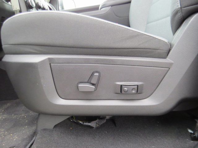 Vehicle image 16 of 31
