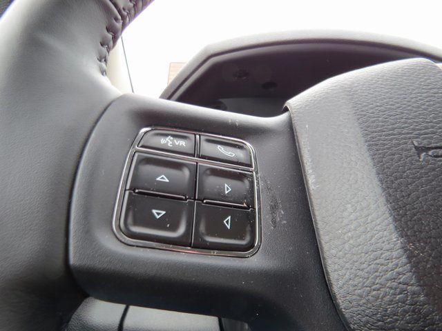Vehicle image 21 of 31