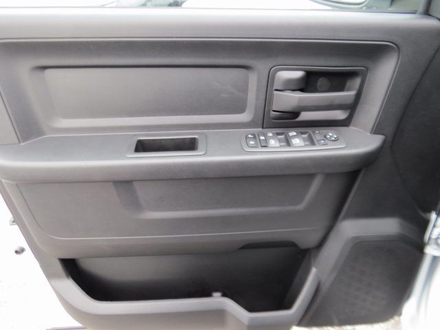 Vehicle image 17 of 31