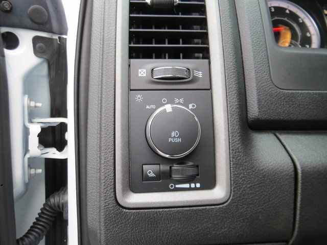 Vehicle image 19 of 31