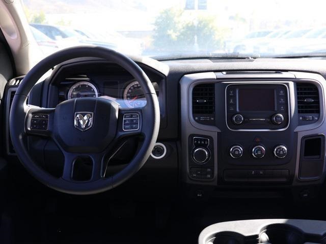 Vehicle image 13 of 28